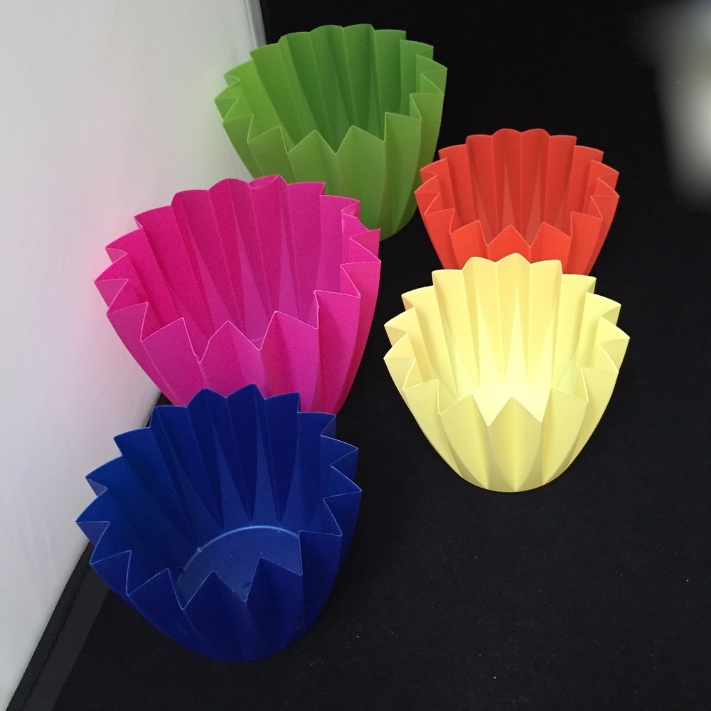 Plastic Bowls in vibrant colors